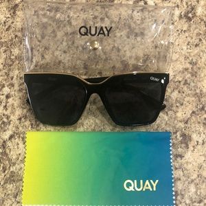Level up Quay sunglasses, only worn a handful of times! Like new, no scratches.